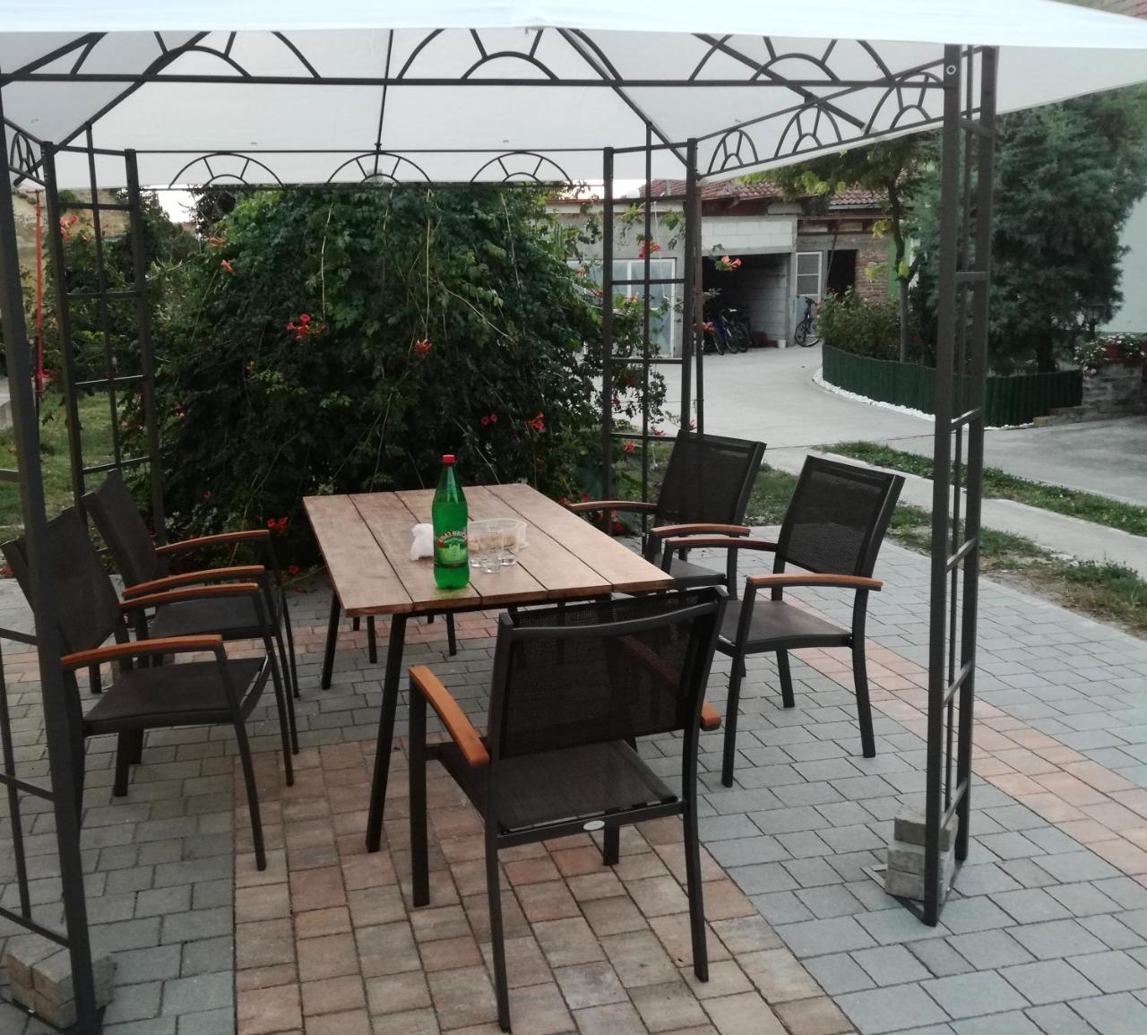 Apartmani Maja Zrenjanin Zewnętrze zdjęcie