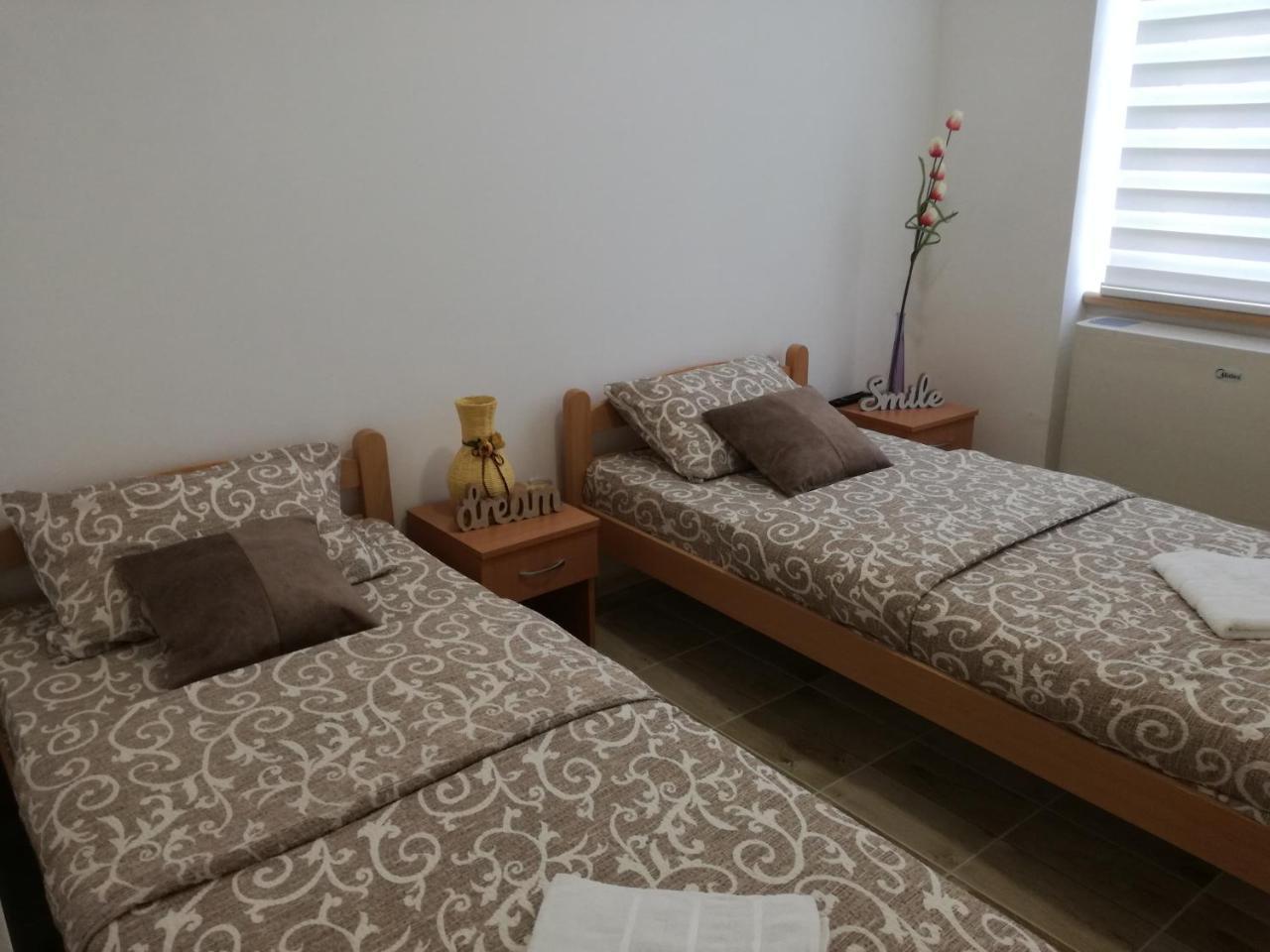 Apartmani Maja Zrenjanin Zewnętrze zdjęcie